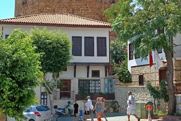 Hacı Kadiroğlu Cami - Resim 4