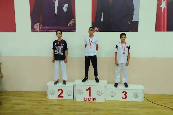 Gaziemir Spor Salonu - Resim 19