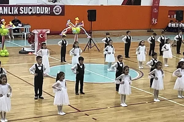 Gaziemir Spor Salonu - Resim 3