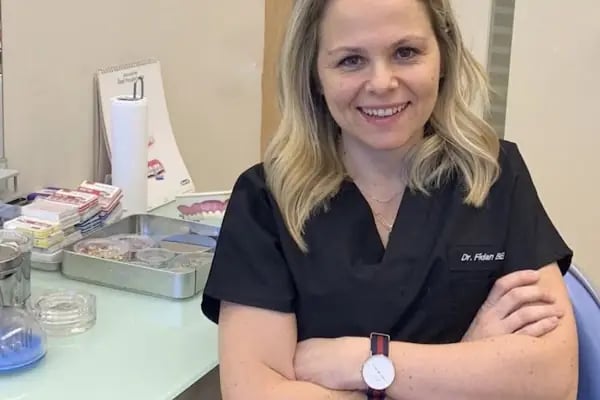Diş Hekimi Protez Uzmanı Dr. Fidan AKALIN BERKER Ataşehir İstanbul - Resim 12