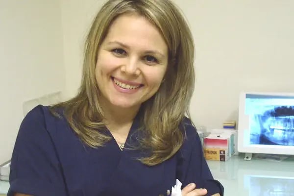 Diş Hekimi Protez Uzmanı Dr. Fidan AKALIN BERKER Ataşehir İstanbul - Resim 7