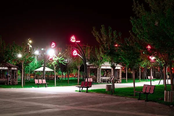 Park 75 - Resim 10
