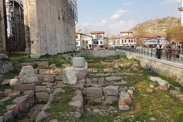Augustus Tapınağı - Resim 6