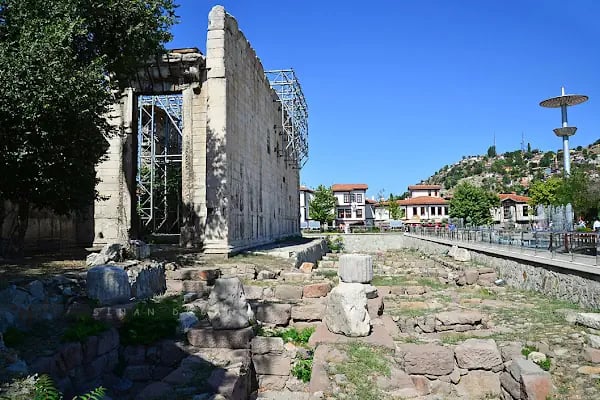 Augustus Tapınağı - Resim 3