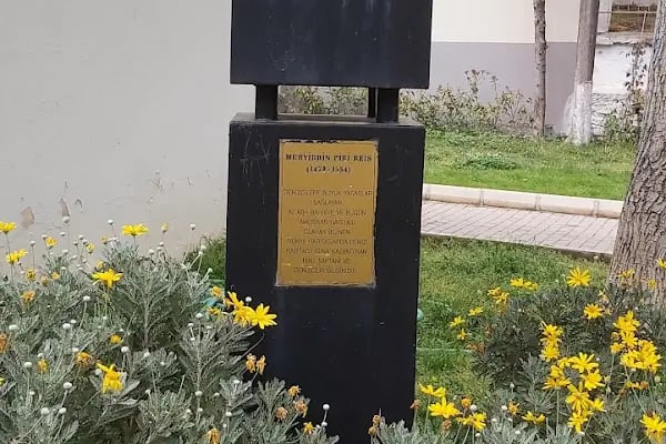 Konak Belediyesi Piri Reis Parkı - Resim 17