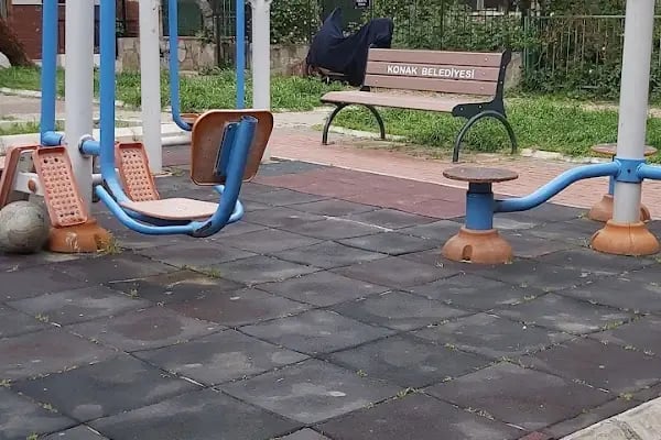 Konak Belediyesi Piri Reis Parkı - Resim 3