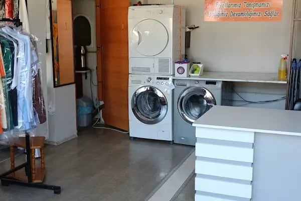 Üç Kardeş Çamaşır Yıkama &amp; Ütü Evi &amp; Kuru Temizleme - Resim 3