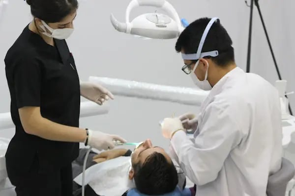 Alanya PetraDent Ağız ve Diş Sağlığı Polikliniği - Resim 15