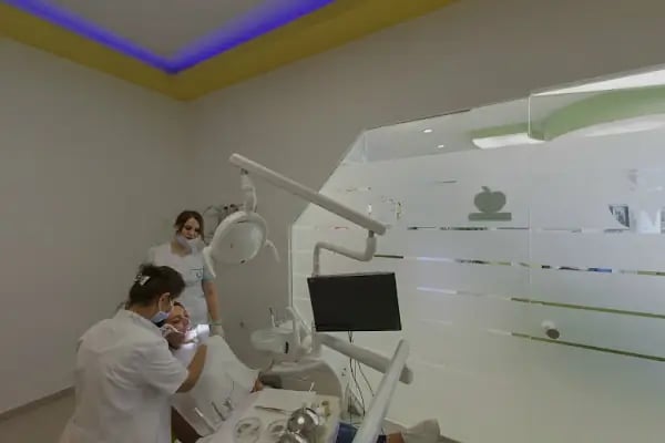 Yeşil Beyaz Ağız ve Diş Sağlığı Kliniği - Resim 13