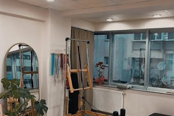 FizyoDemir Ümraniye | Fizyoterapi | Kayropraktik | Reformer Pilates | Schroth Skolyoz - Resim 2