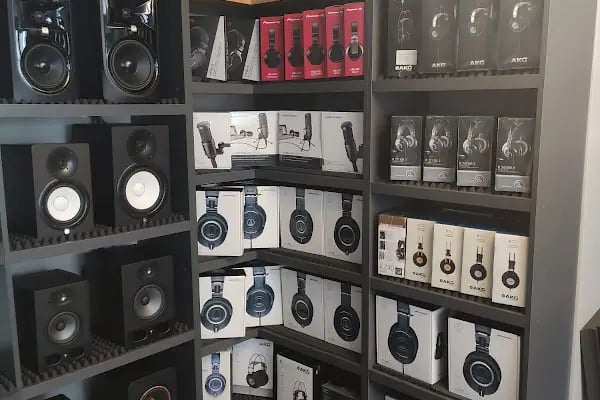 Elit Müzik Şişli - Stüdyo Ses Sistemleri Showroom - Resim 11