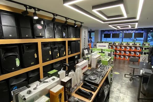 Elit Müzik Şişli - Stüdyo Ses Sistemleri Showroom - Resim 9