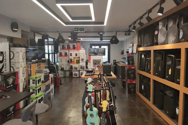 Elit Müzik Şişli - Stüdyo Ses Sistemleri Showroom - Resim 2
