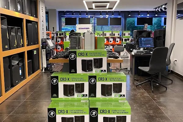 Elit Müzik Şişli - Stüdyo Ses Sistemleri Showroom - Resim 3