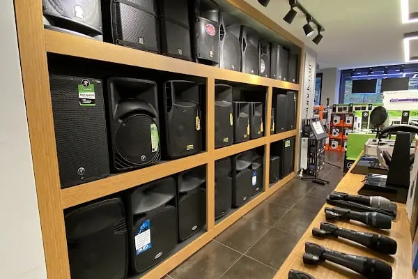 Elit Müzik Şişli - Stüdyo Ses Sistemleri Showroom - Resim 15
