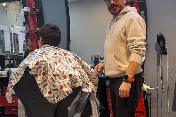 Deluxe's Barber Shop - Resim 8