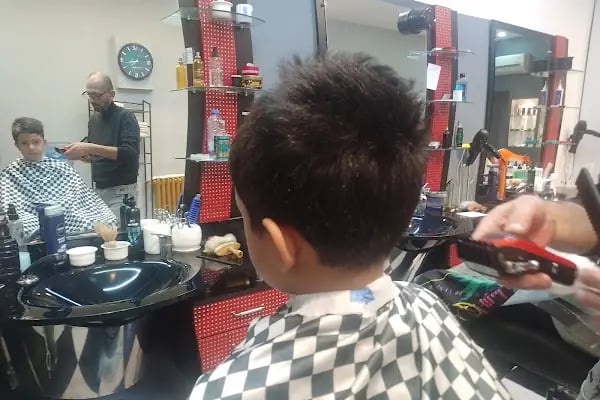 Deluxe's Barber Shop - Resim 10