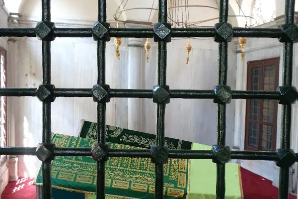 3. Mustafa Türbesi - Resim 14
