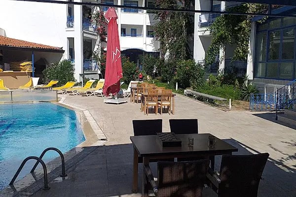 One More Day Hotel - Resim 3