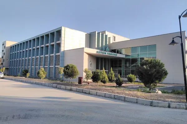 Çukurova Üniversitesi İletişim Fakültesi - Resim 2