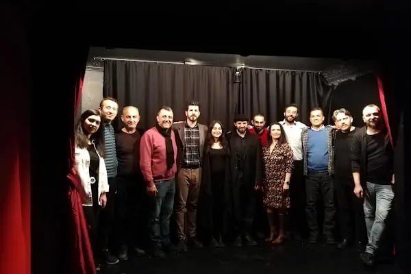 Sahnerengi Tiyatro - Resim 1