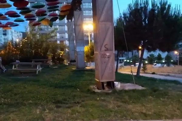 Şemsiyeli Park - Resim 14