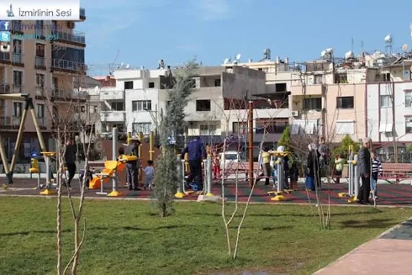 Şemsiyeli Park - Resim 8