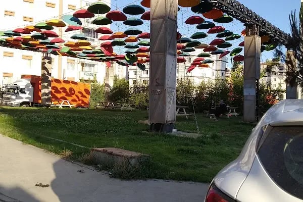 Şemsiyeli Park - Resim 4