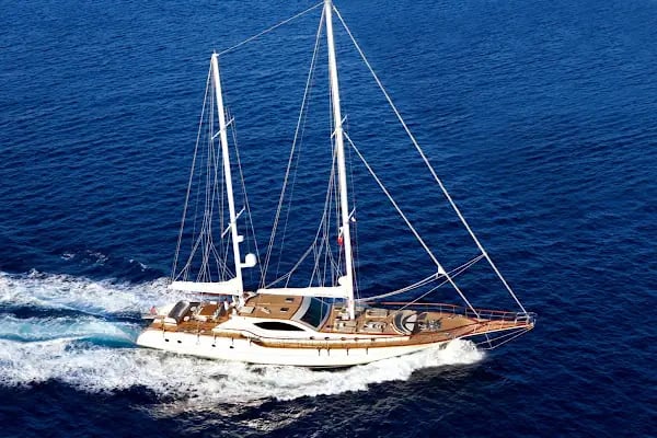 4U Yachting - Yacht Charter - Brokerage - Management / Yat Kiralama Satış ve Yönetim - Resim 7