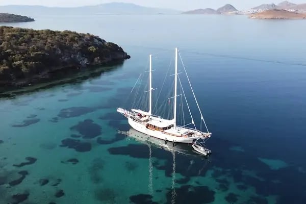 4U Yachting - Yacht Charter - Brokerage - Management / Yat Kiralama Satış ve Yönetim - Resim 4