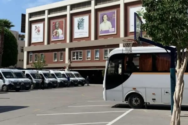 Uzmanlar Turizm - Adana Otobüs Minibüs Kiralama - Adana Şöförlü Vip Araç Kiralama - Resim 5