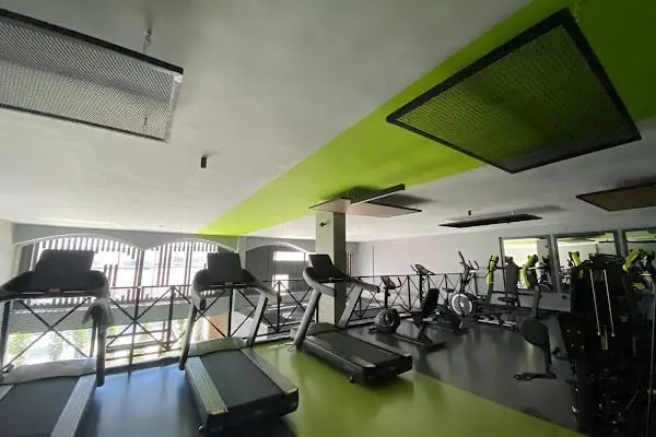 FOUR ATHLETIC CLUB - Resim 1