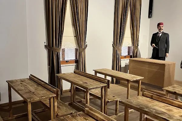 Karesi Atatürk Evi - Resim 11