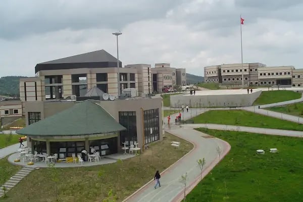 Kocaeli Üniversitesi Umuttepe Kampüsü B Kapısı - Resim 9