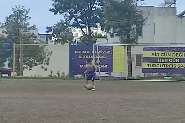 Turgutreis Futbol Sahası - Resim 3