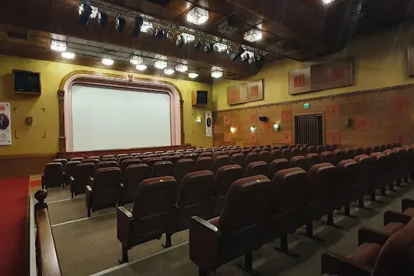 Bayındır Cinetolium Sinemaları - Resim 15