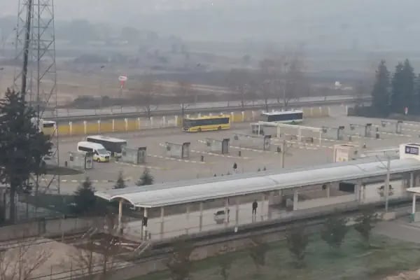 Üniversite İstasyonu Dış Peronlar - Resim 4