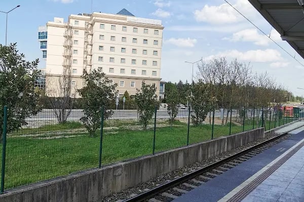 Üniversite İstasyonu Dış Peronlar - Resim 3