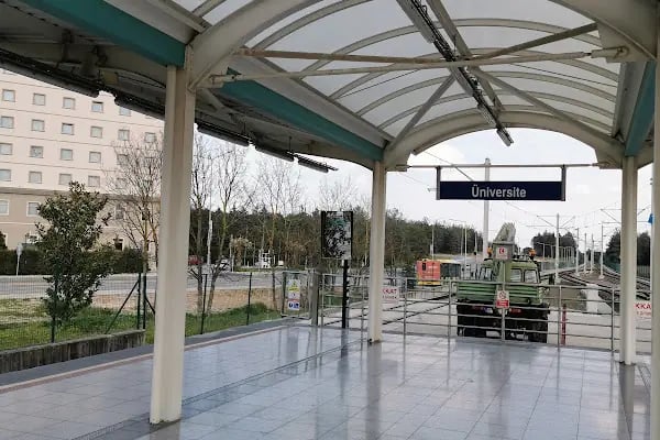 Üniversite İstasyonu Dış Peronlar - Resim 8
