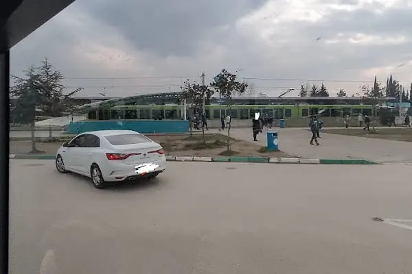 Üniversite İstasyonu Dış Peronlar - Resim 12