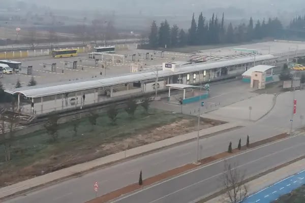 Üniversite İstasyonu Dış Peronlar - Resim 13