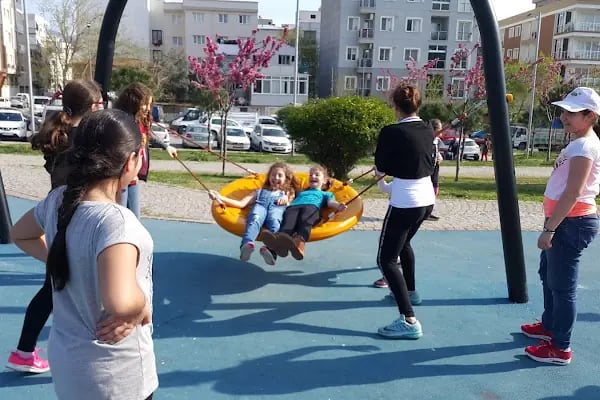 Bornova Gençlik Ve Spor Parkı - Resim 17