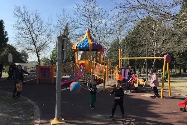 Bornova Gençlik Ve Spor Parkı - Resim 4