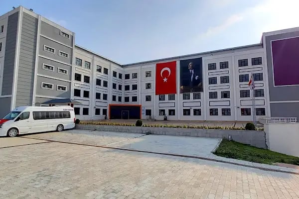 Uğur Okulları Çorlu Kampüsü - Resim 1