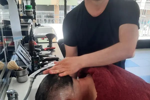 Birol Erkek Kuaförü Yeditepe Üniversite Kayışdağ - Resim 15