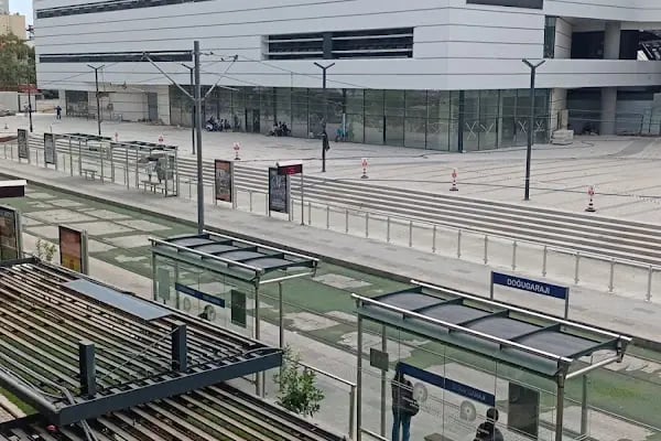 Doğu Garajı Tramvay Durağı - Resim 2