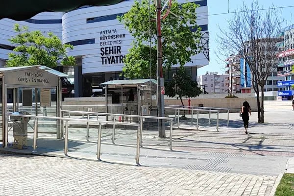 Doğu Garajı Tramvay Durağı - Resim 17