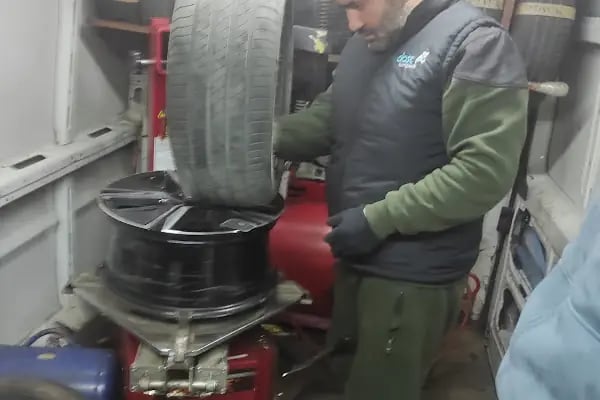 Engin Oto Lastik &amp;Oto Klima Servisi,İzmir oto Klima tamir gaz dolumu - Resim 17