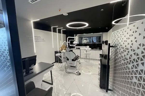 Batışehir Boğaziçi Diş Polikliniği - Resim 10