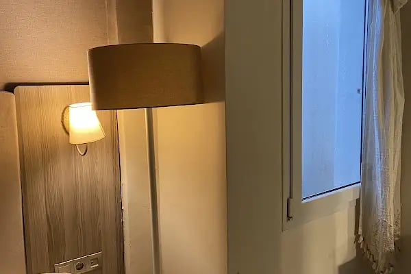 The Hotel 48 - Resim 6